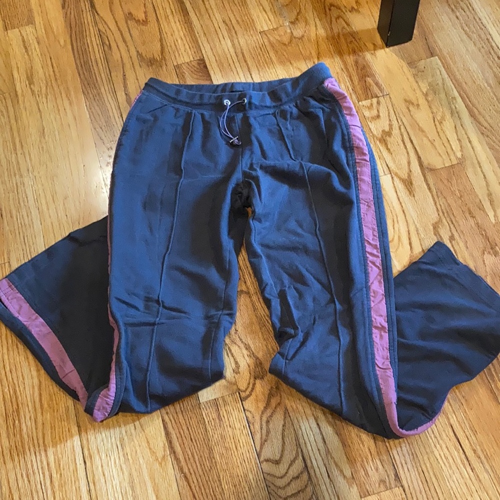 Athletic pants